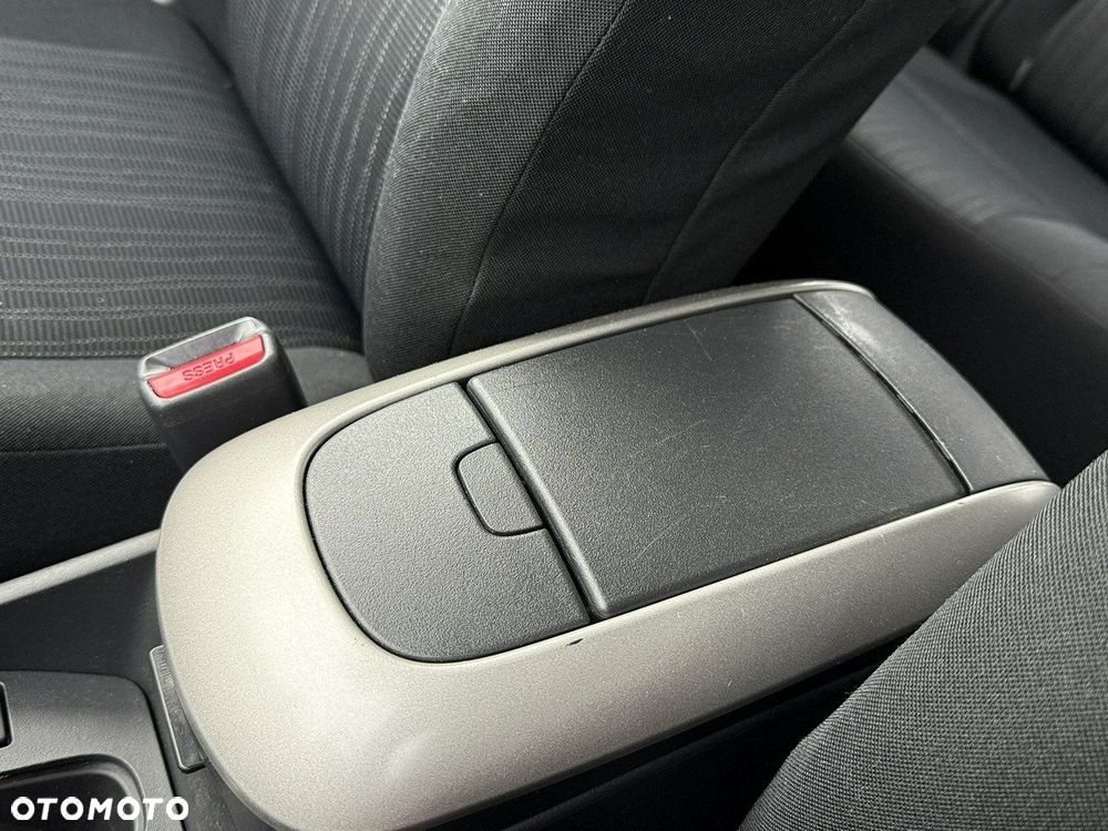 Toyota Auris 1.4 D-4D Premium - 12