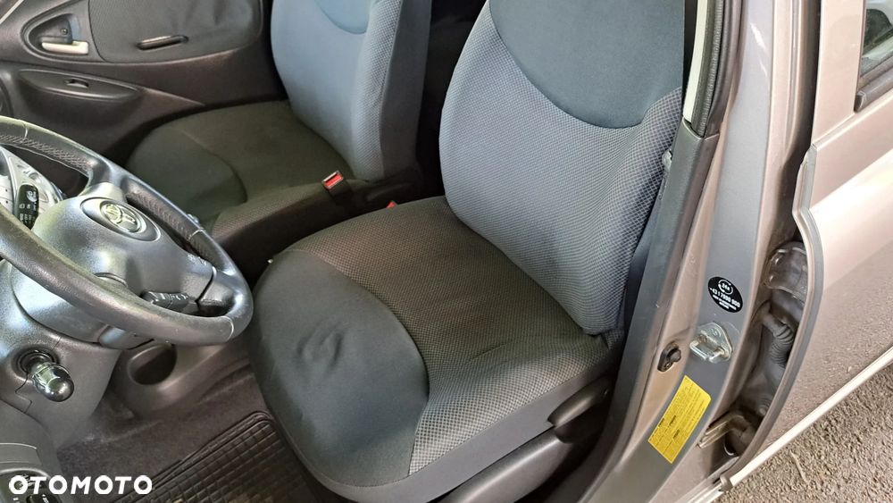 Toyota Yaris 1.0 Luna A/C - 9