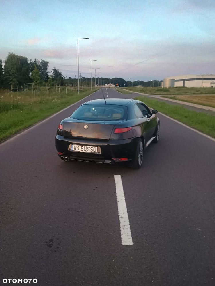 Alfa Romeo GT - 2
