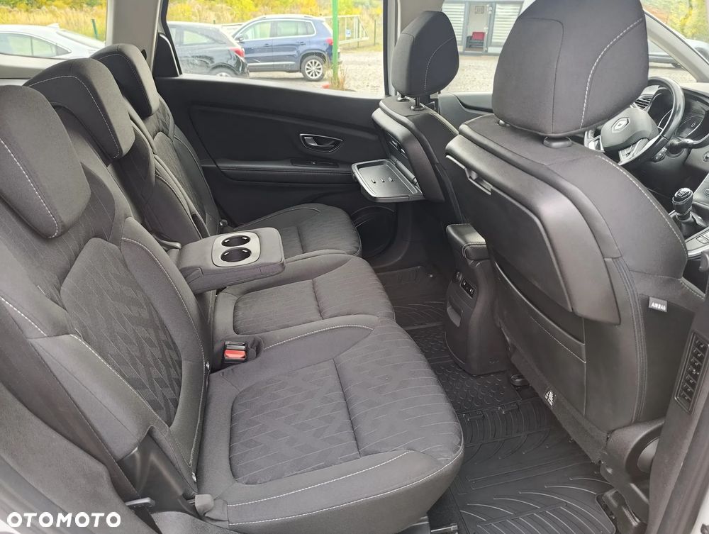Renault Grand Scenic - 19