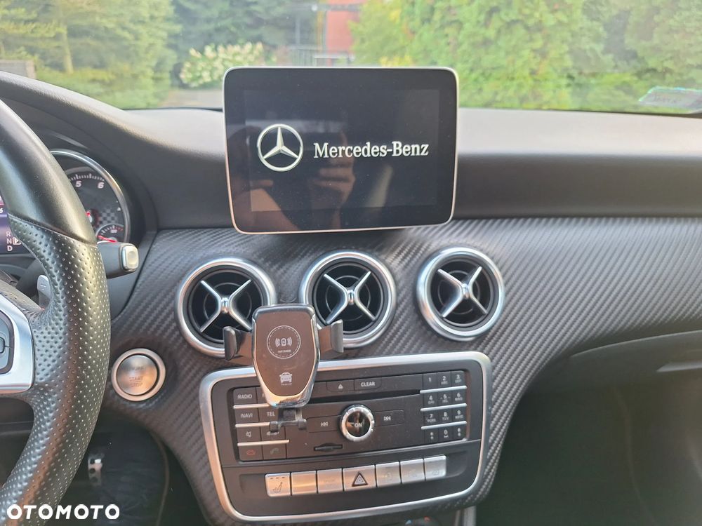 Mercedes-Benz Klasa A 220 4-Matic AMG Line - 13