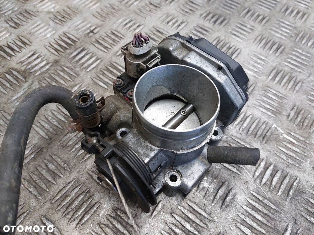 PRZEPUSTNICA SEAT TOLEDO II 1.6 8V 06A133064J - 3