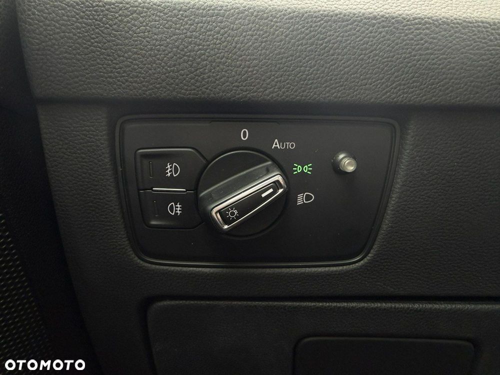 Volkswagen Passat 2.0 TDI SCR Highline DSG - 25