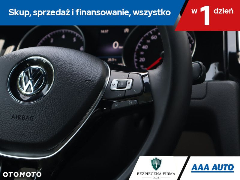 Volkswagen Golf - 17