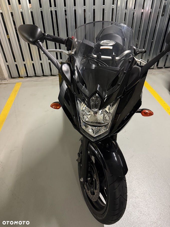 Yamaha XJ - 6