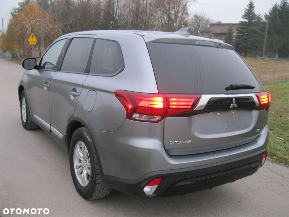 Mitsubishi Outlander 2.4 4WD CVT Instyle - 6