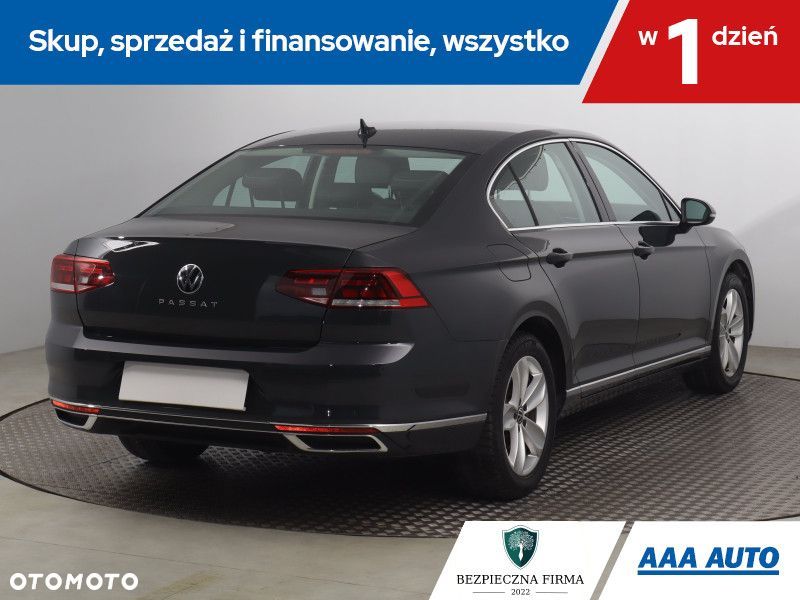 Volkswagen Passat - 7