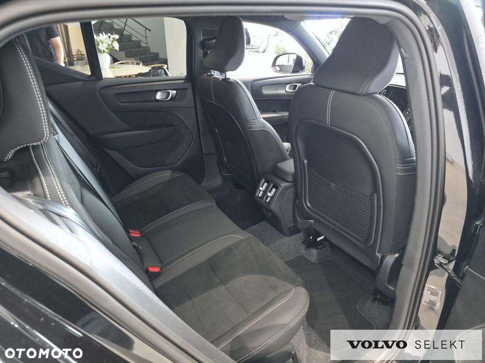Volvo XC 40 - 18