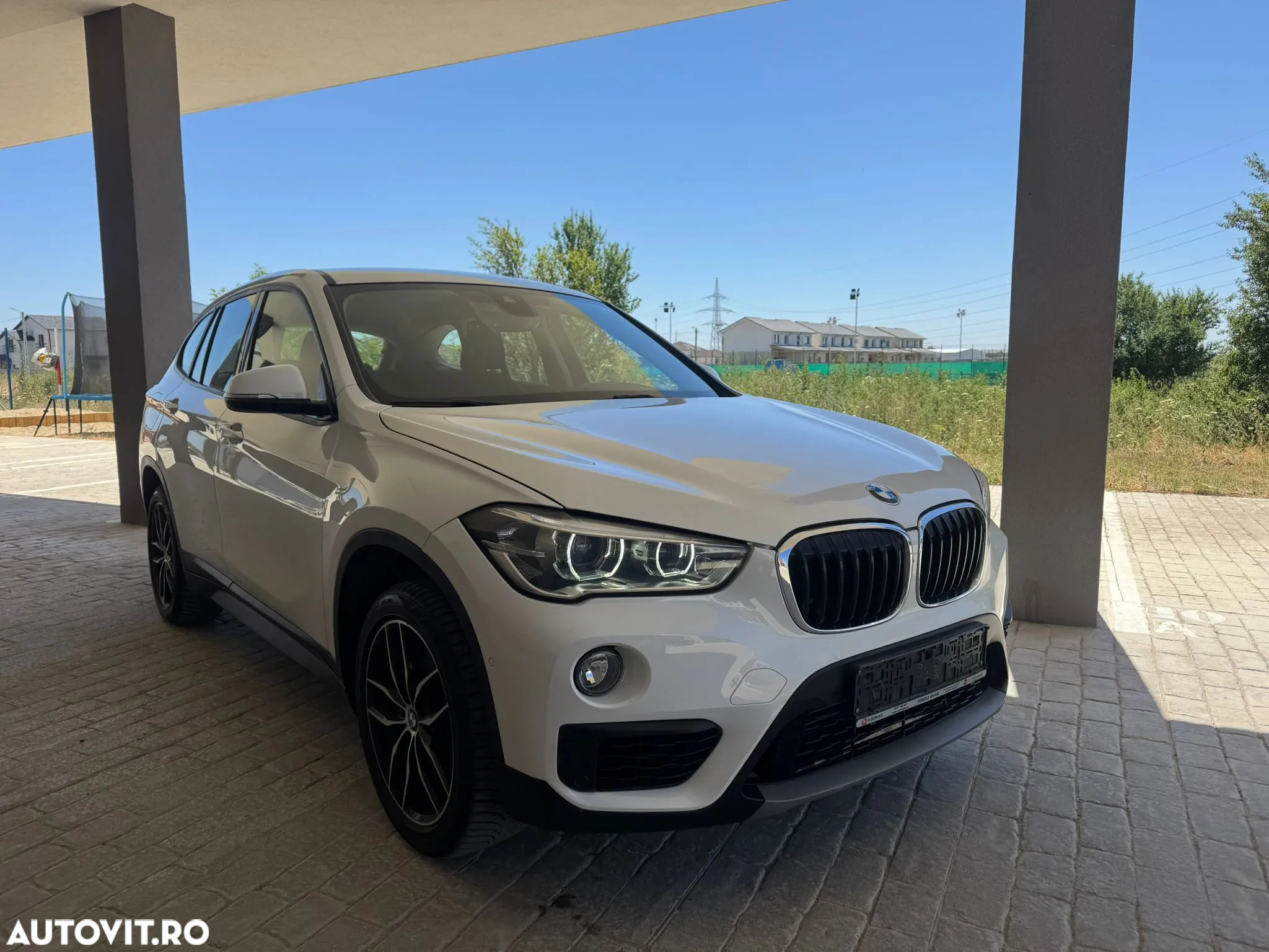 BMW X1 sDrive20i Aut. Advantage - 3