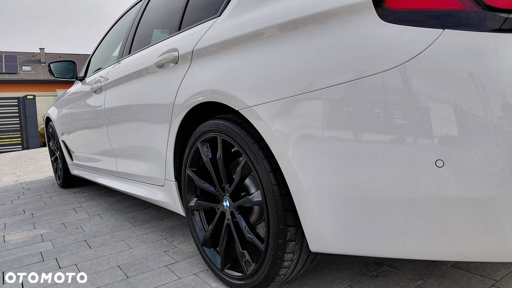 BMW Seria 5 518d Sport Line - 11