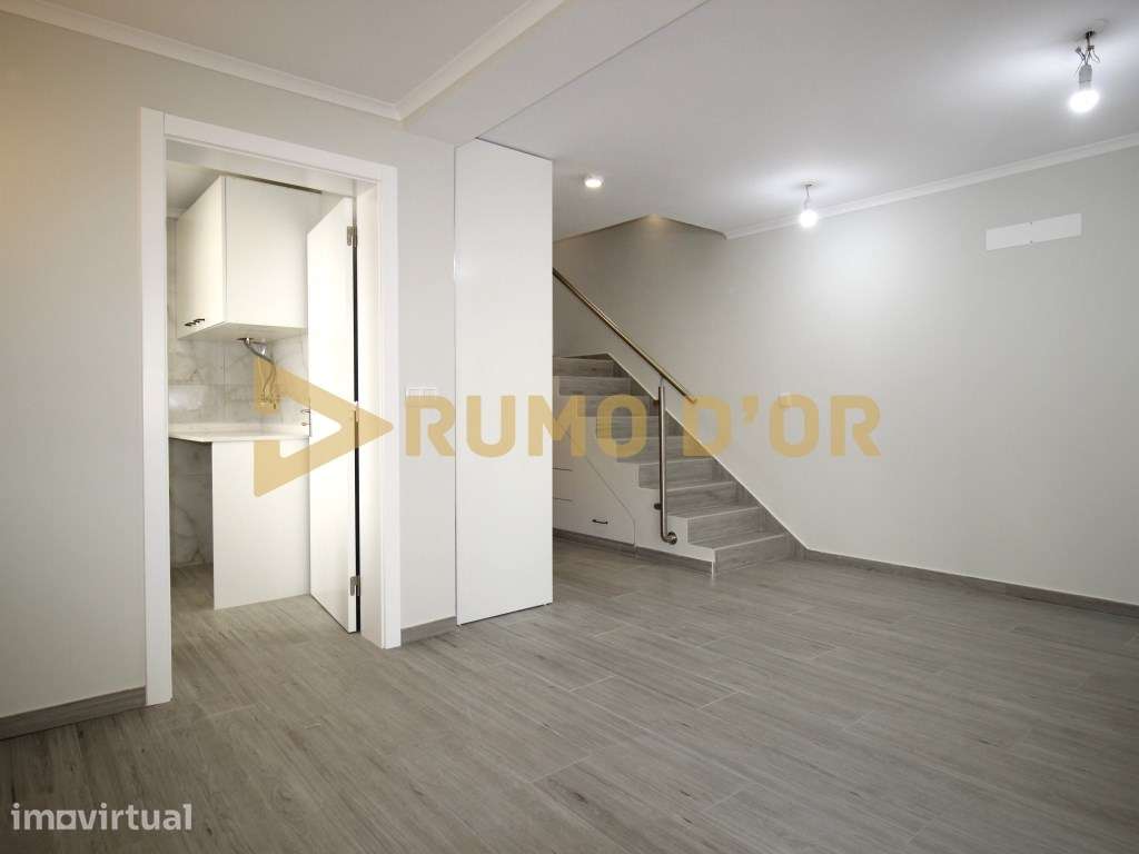 Moradia totalmente remodelada em Cadafais - Grande imagem: 2/16