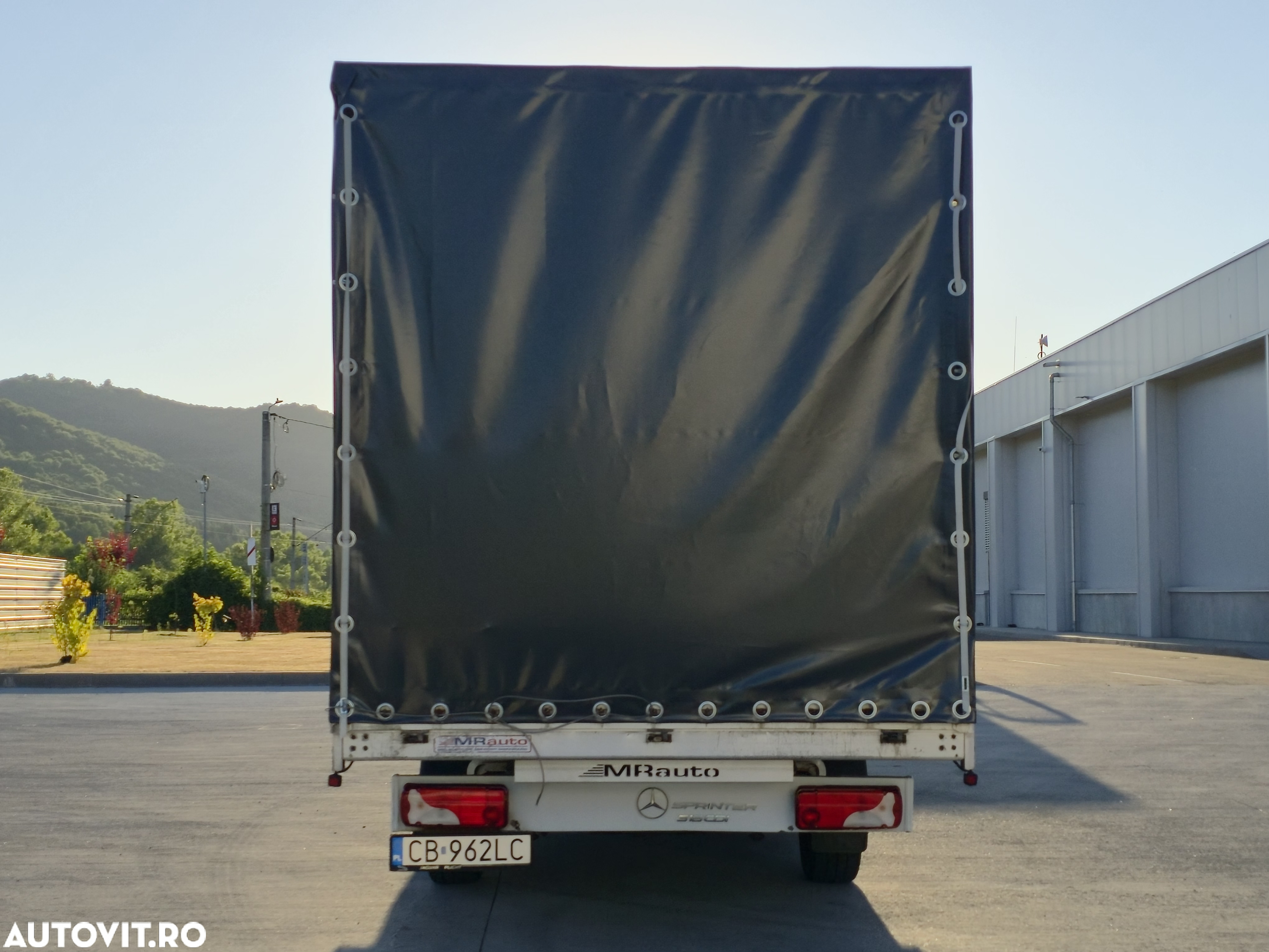 Mercedes-Benz Sprinter - 13