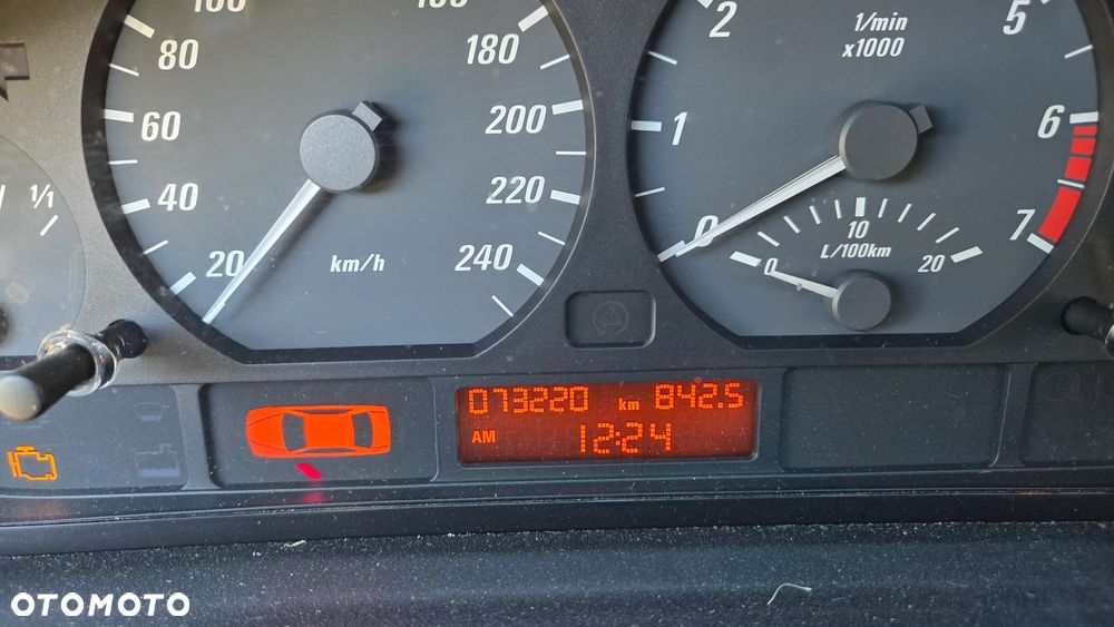 BMW Seria 3 2000 photo 4