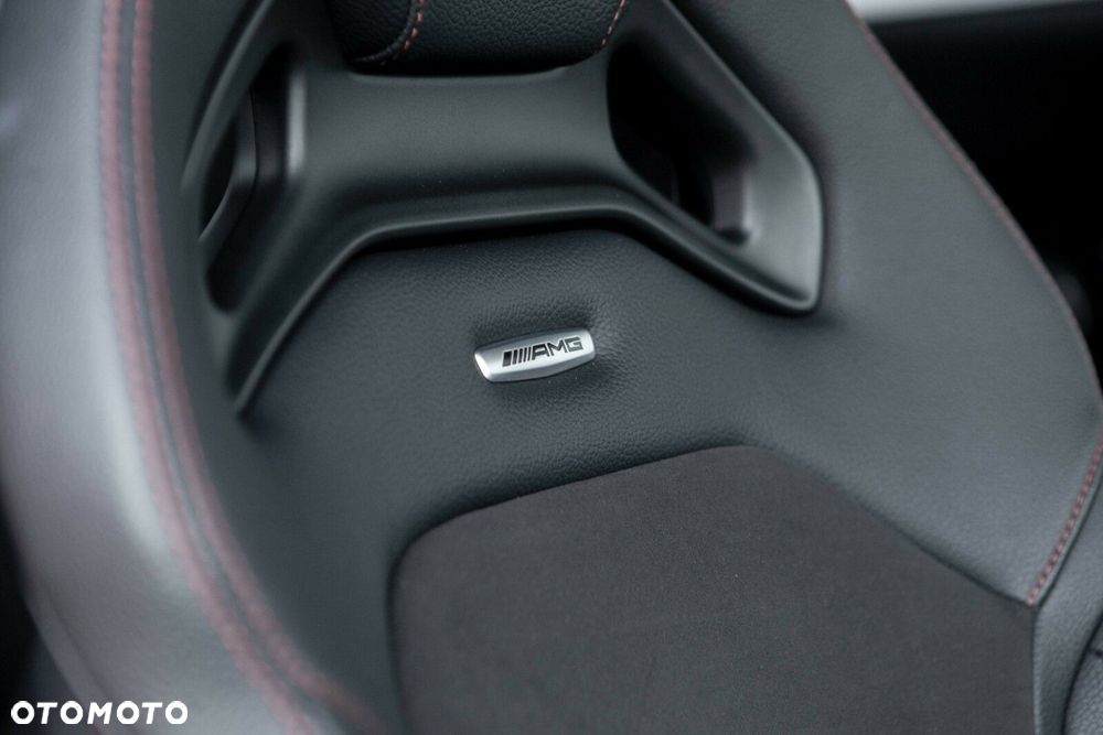 Mercedes-Benz Klasa C AMG 43 4-Matic - 32