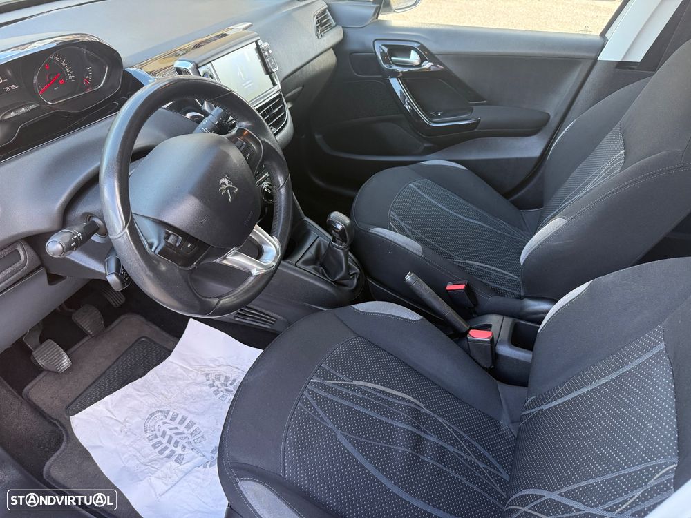 Peugeot 208 1.4 HDi Allure - 9