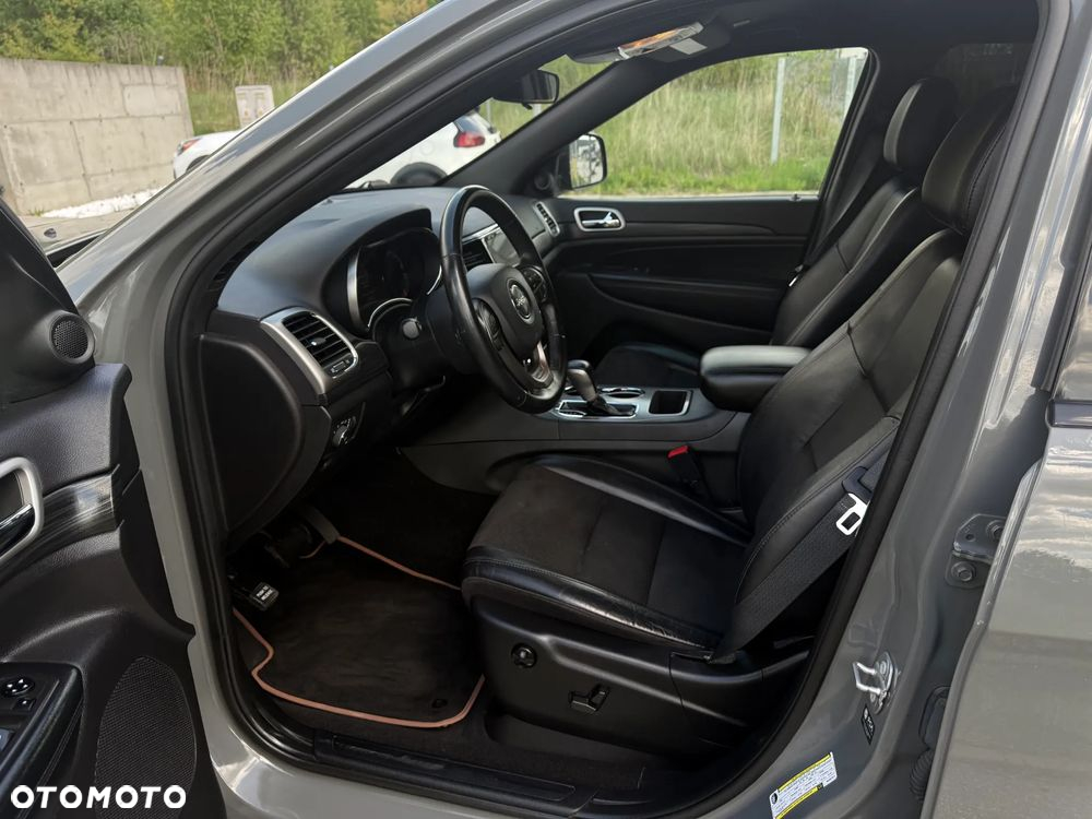Jeep Grand Cherokee - 11