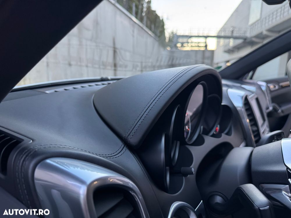 Porsche Cayenne Diesel Platinum Edition - 31