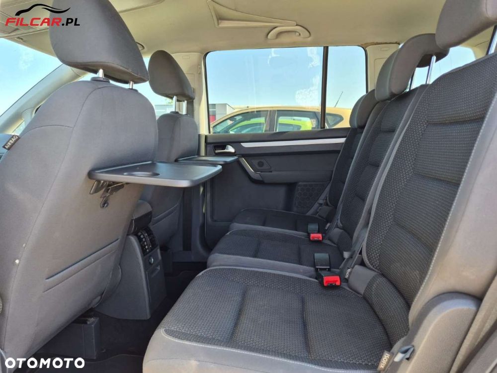 Volkswagen Touran - 15