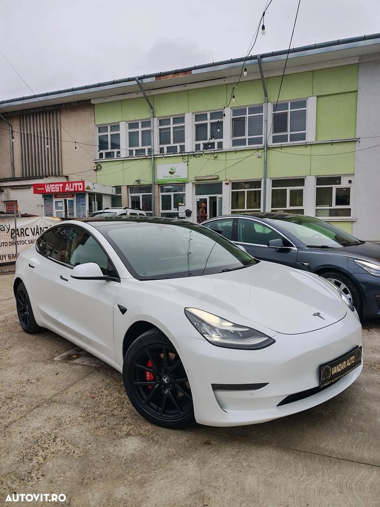 Tesla Model 3 - 2