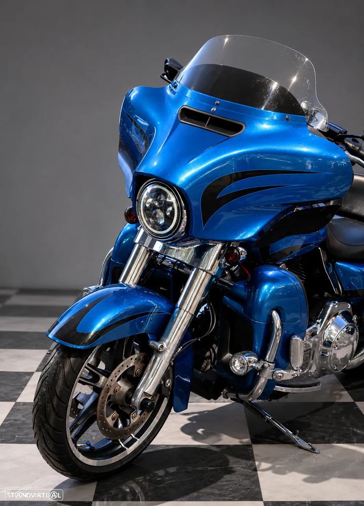 Harley-Davidson Street Streat Glide - 11