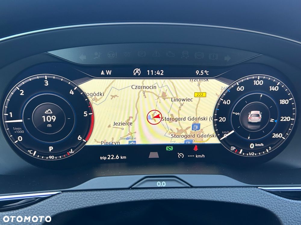 Volkswagen Passat 1.6 TDI SCR DSG Business - 36