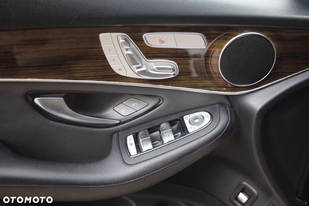 Mercedes-Benz GLC - 30