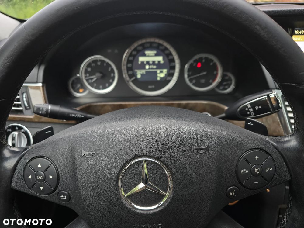 Mercedes-Benz Klasa E 350 CDI DPF BlueEFFICIENCY 7G-TRONIC Elegance - 34