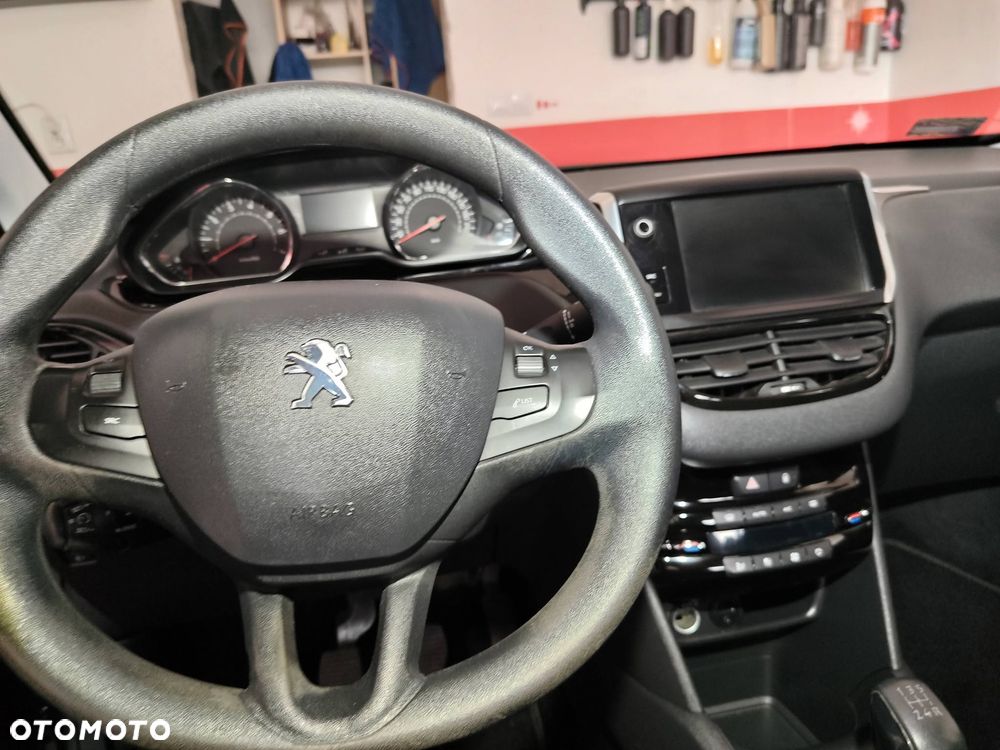 Peugeot 208 1.2 PureTech Active - 12