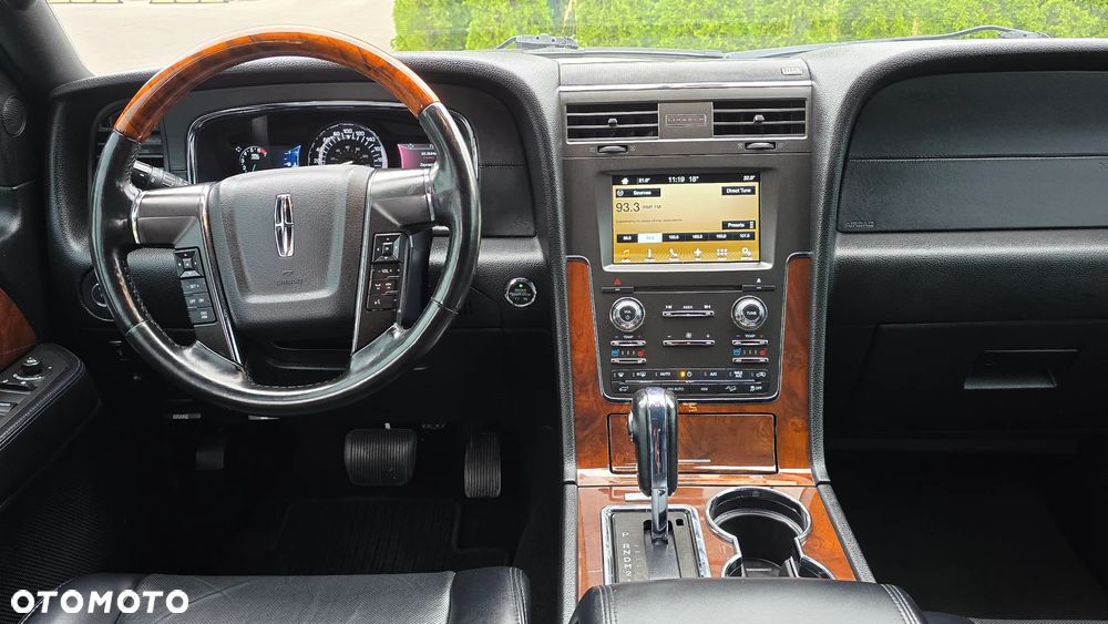 Lincoln Navigator - 23