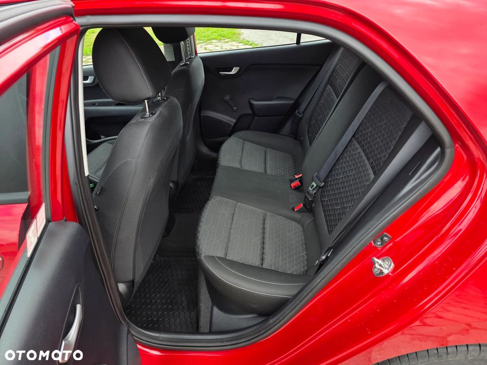 Kia Rio 1.2 M - 11