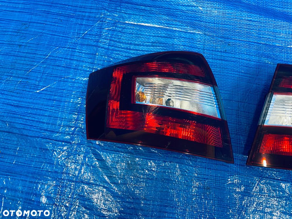 LAMPY LAMPA TYLNA W BŁOTNIK LEWA TYŁ LEWY SKODA RAPID SPACEBACK LIFT 17R ; 5JJ945095A  5JJ945096A  EUROPA ORYGINAŁ - 3