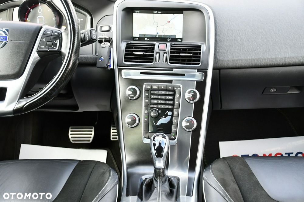 Volvo XC 60 D4 Geartronic RDesign - 24