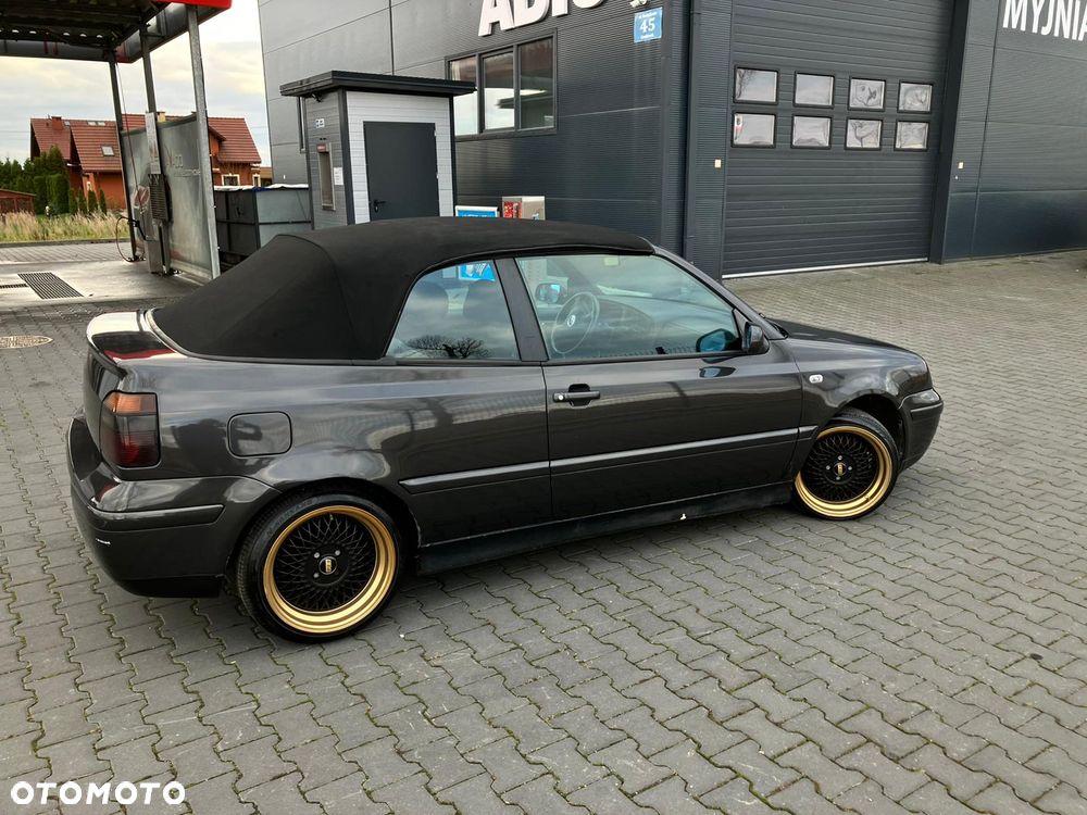 Volkswagen Golf 1.6 Trendline - 24