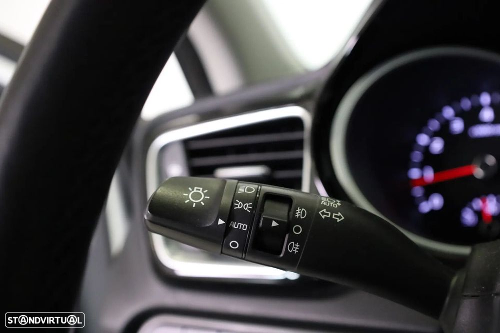 Kia Ceed 1.4 T-GDI TX+SRF 7DCT - 44