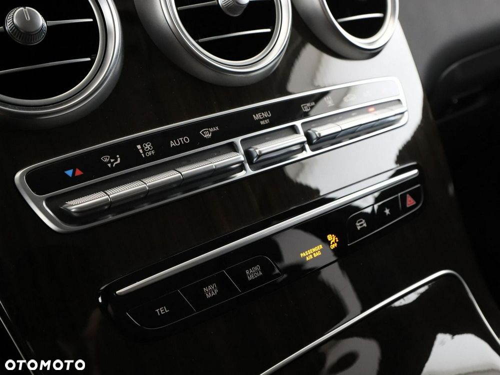 Mercedes-Benz GLC 300 de 4Matic 9G-TRONIC - 30
