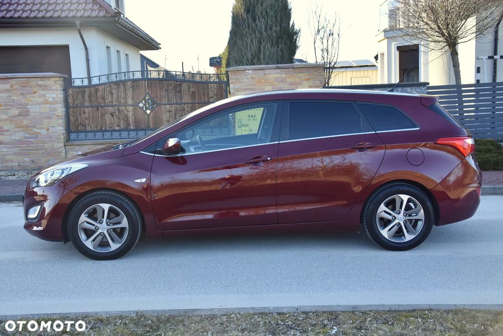 Hyundai i30 blue 1.6 GDI YES Gold - 6