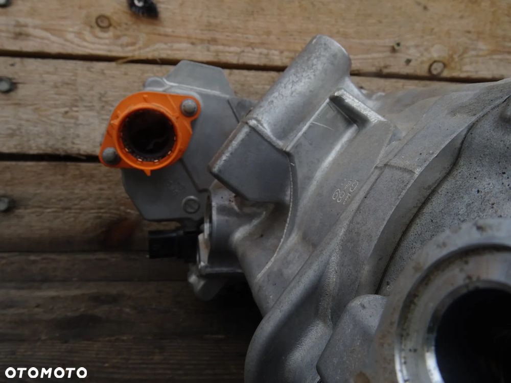 SPRĘŻARKA KLIMATYZACJI KOMPRESOR A0008305304 Mercedes-Benz W206 W254 2.0CDI - 7