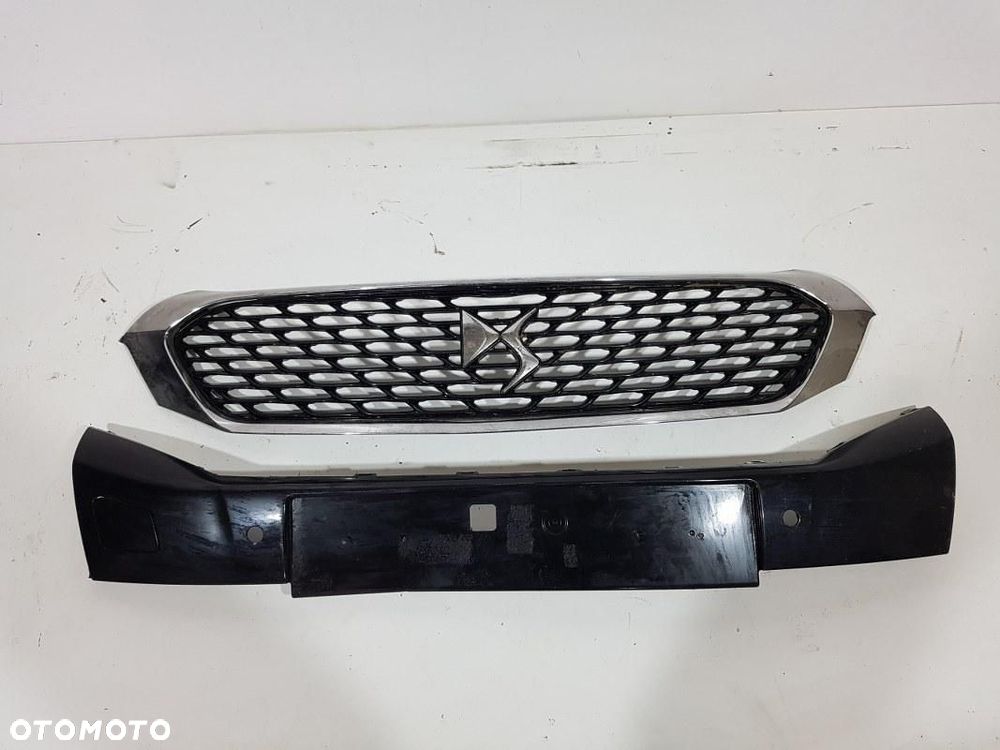CITROEN DS4 LIFT LISTWA BLENDA POD TABLICĘ REJESTRACJĘ 9812091377 ORYGINAŁ - 1