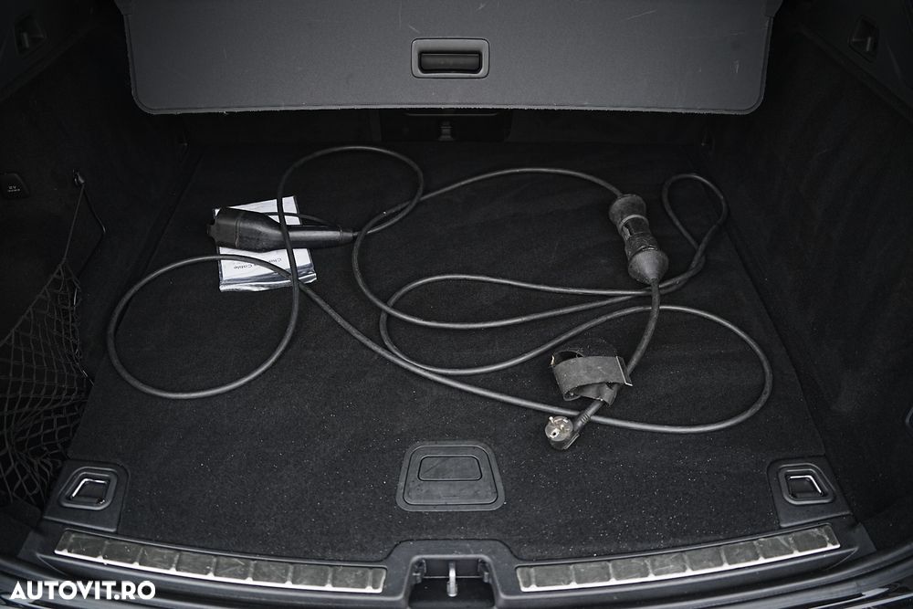 Volvo XC 60 Recharge T6 Twin Engine eAWD R-Design Expression - 29