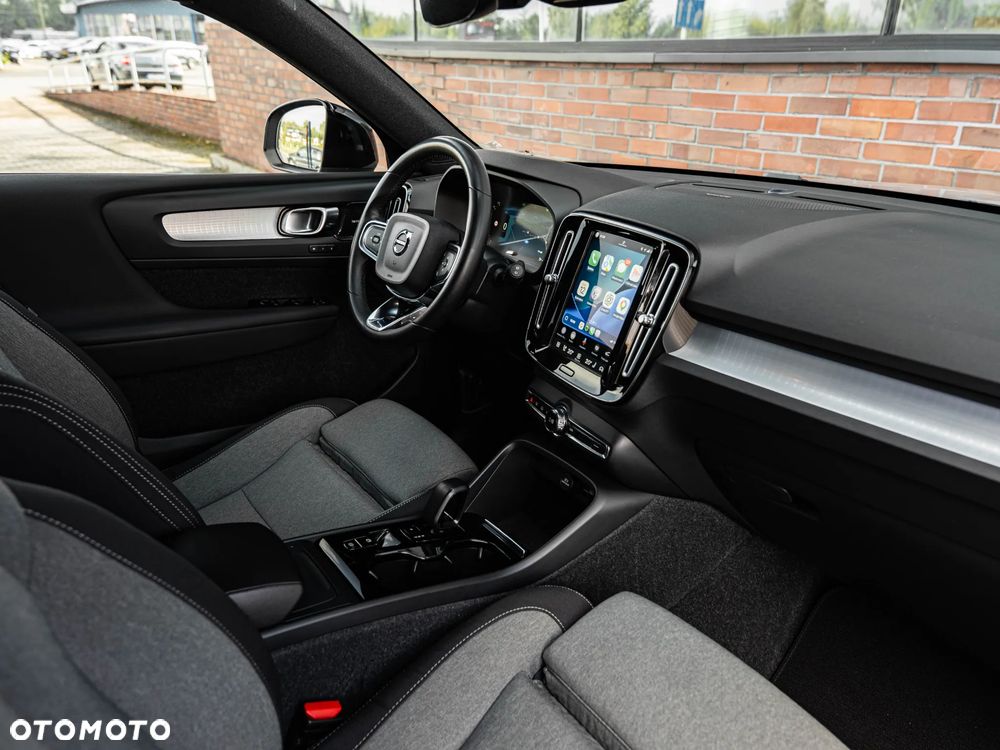 Volvo XC 40 B4 B AWD DKG Plus Dark - 24