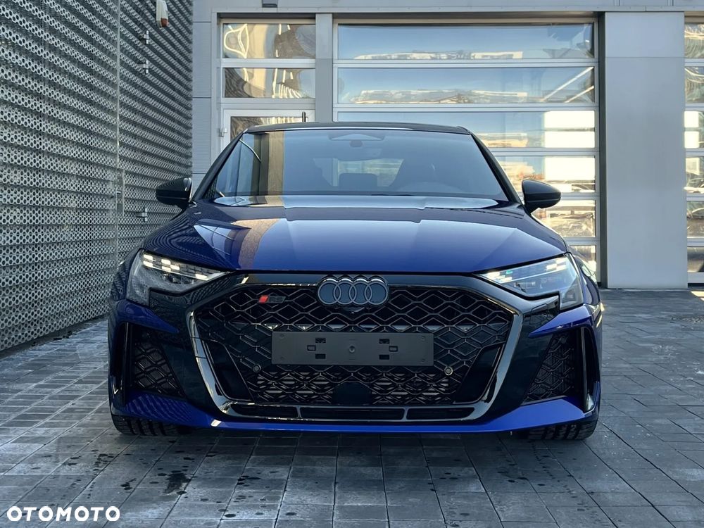 Audi RS3 Limousine - 13