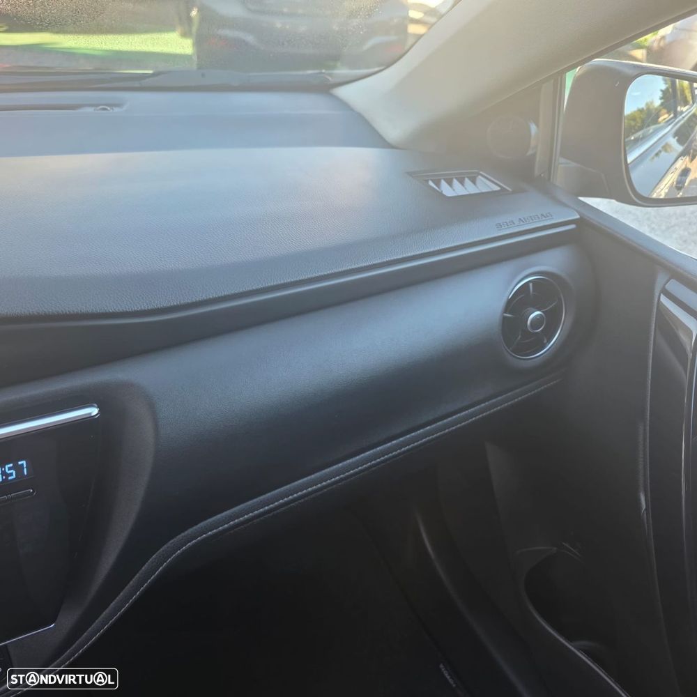 Toyota Auris 1.4 D-4D Comfort+Pack Sport - 28