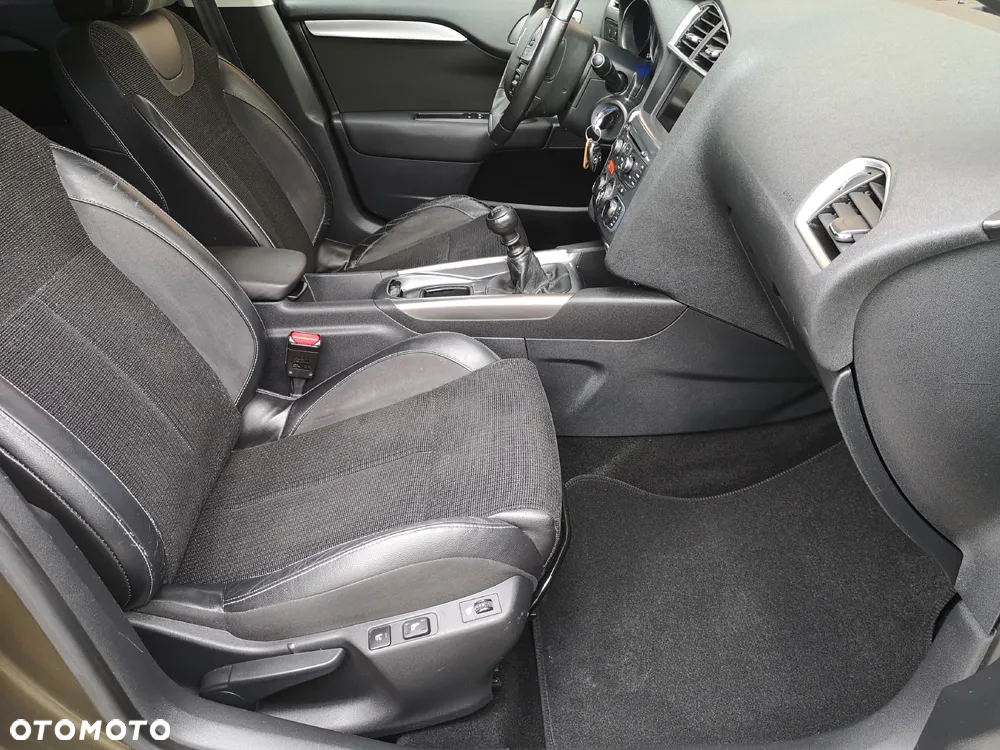 Citroën C4 2.0 HDi Exclusive - 24