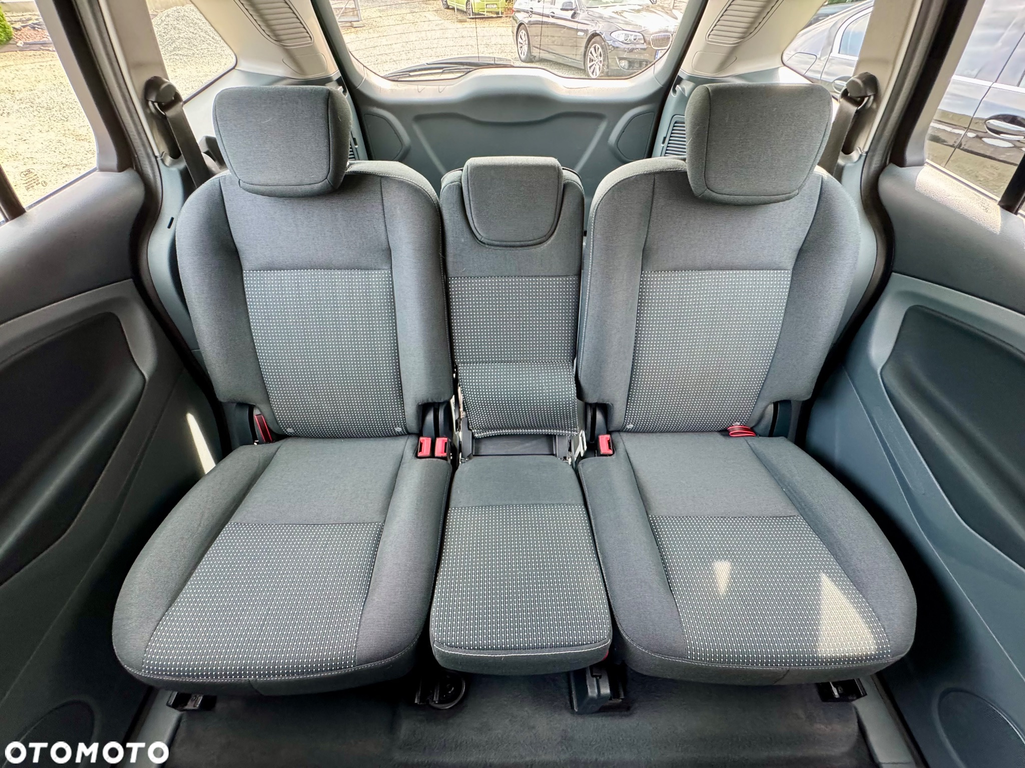 Ford Grand C-MAX 1.6 TDCi Titanium - 24