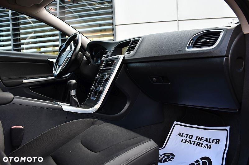 Volvo V60 D3 Momentum - 6