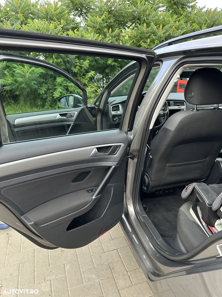 Volkswagen Golf - 18