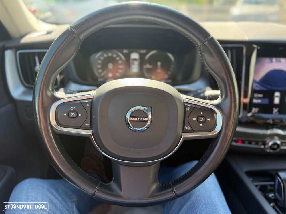 Volvo XC 60 2.0 T8 PHEV Momentum Plus AWD - 13