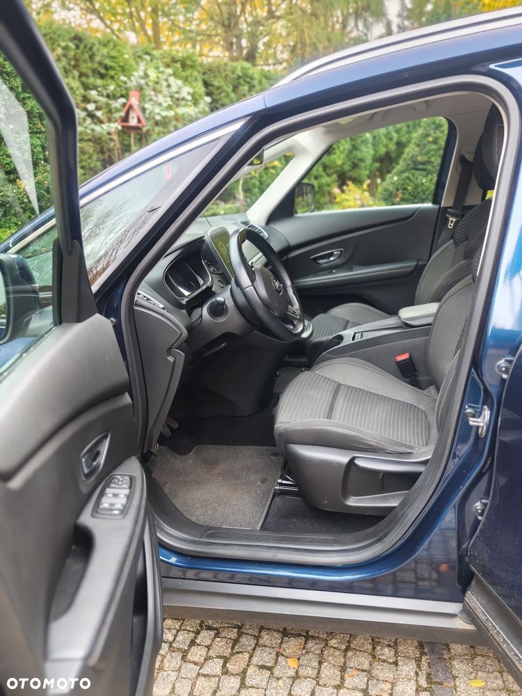 Renault Grand Scenic - 20