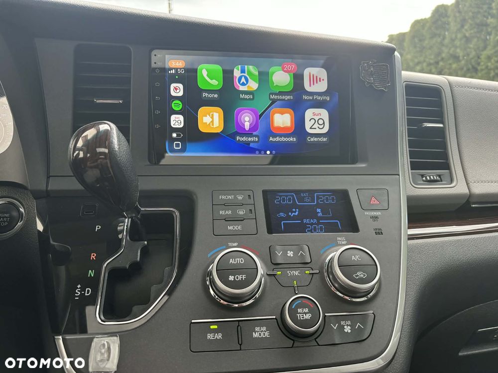 Toyota Sienna 3.5 XLE AWD - 11