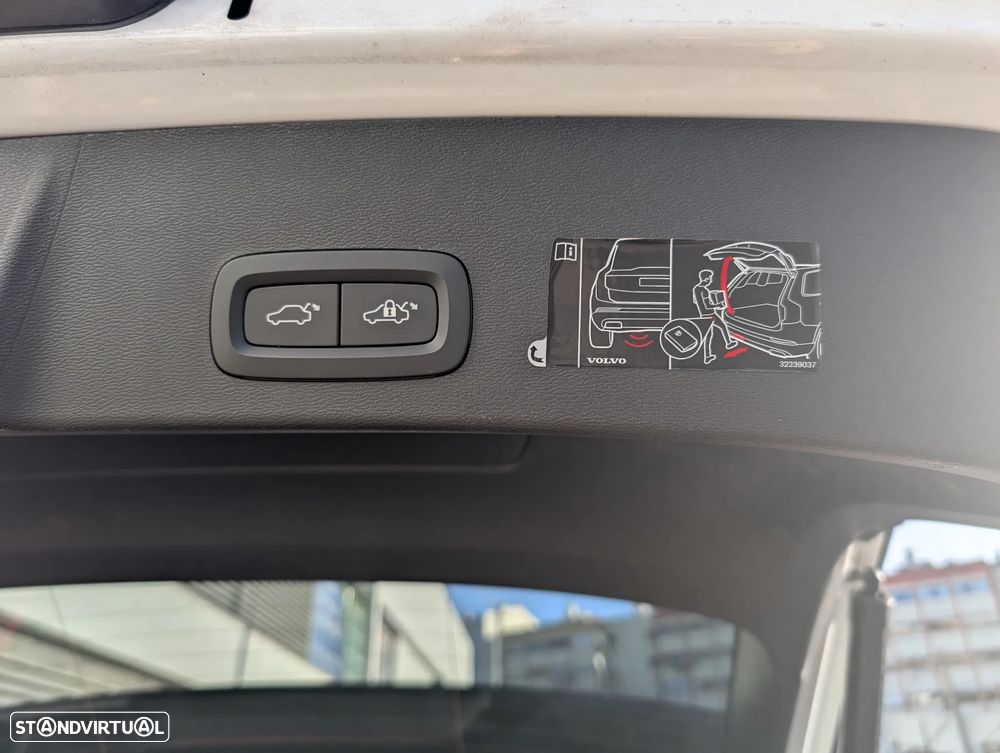 Volvo XC 40 1.5 T2 R-Design Geartronic - 17